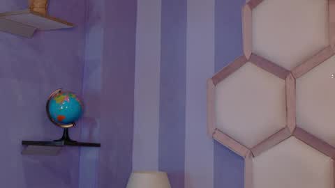 yvi online show from April 10, 11:59 am