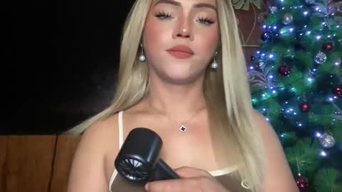 Miss Cali online show from December 3, 6:52 pm