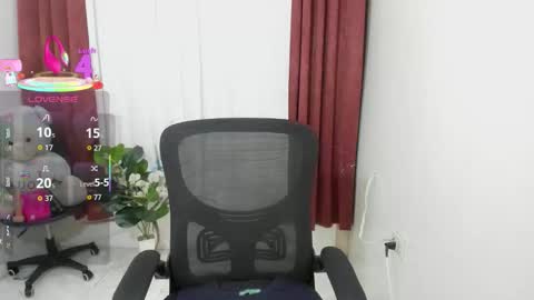 Snapshot of yvonne_s3xy chatting on September 25, 1:12 am Yvonne online show from September 25, 1:12 am