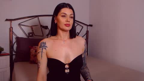 I V Y   online show from May 9, 7:31 pm