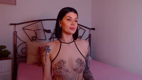 I V Y   online show from February 19, 9:58 pm