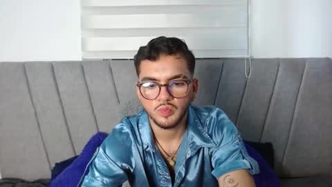 Snapshot of zac_golden chatting on October 19, 6:18 am Zack online show from October 19, 6:18 am
