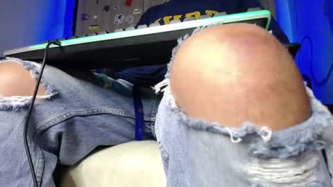 Snapshot of zac_watson chatting on February 17, 9:03 am Zac Freelance model online show from February 17, 9:03 am