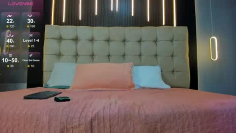 zack23__ online show from June 11, 2:44 am