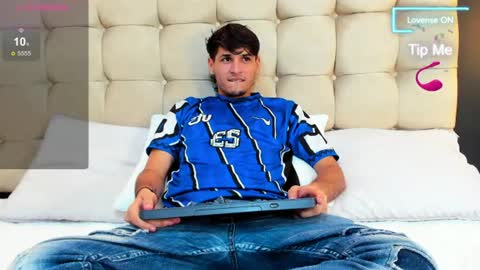 zack23__ online show from June 25, 3:25 am