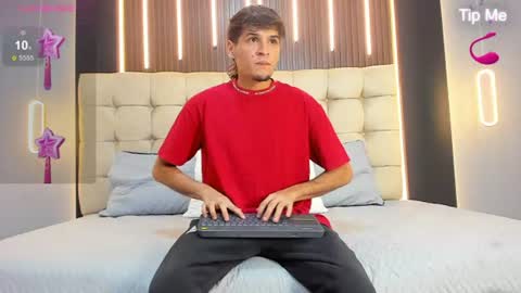 zack23__ online show from July 2, 3:15 am