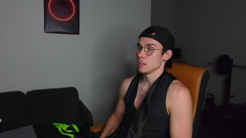 ZACK HUDDLE online show from June 25, 6:02 pm