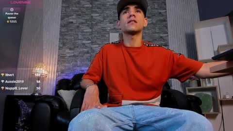 zack_joness10 online show from April 2, 5:04 am