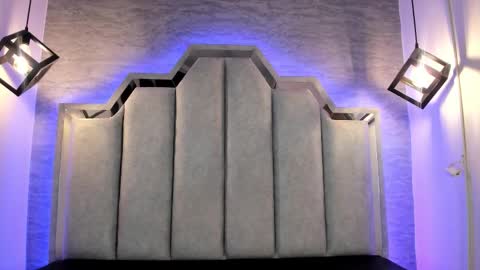 Claire  online show from March 9, 6:45 pm