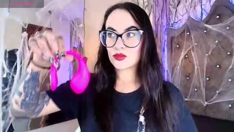   online show from October 28, 6:31 pm