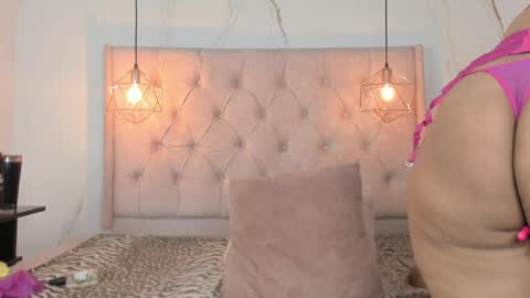 ZAMIRA online show from April 18, 2:08 pm