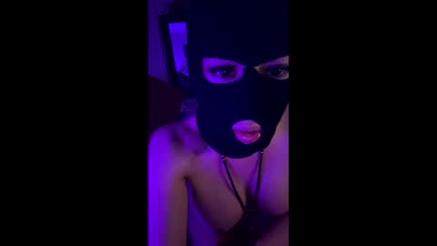 Snapshot of zamora_stone3420 chatting on October 20, 10:09 am zamora_stone3420 online show from October 20, 10:09 am