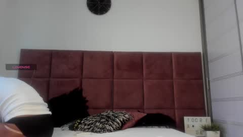 Snapshot of zane_lux chatting on February 28, 8:18 pm Zane Lux online show from February 28, 8:18 pm