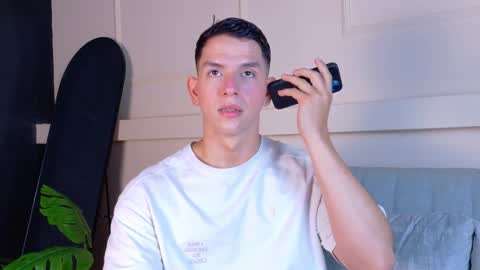 Zane Dawson online show from February 1, 1:35 am