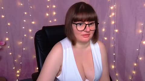 zannadreil online show from March 3, 7:21 pm