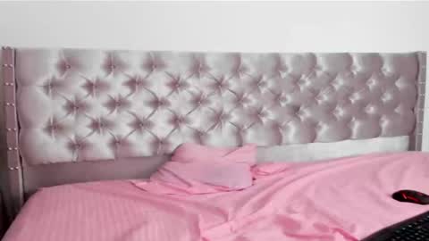 zanxley_ online show from January 10, 11:39 pm