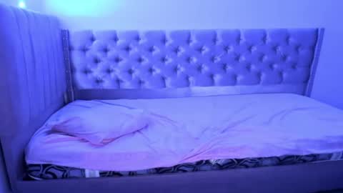 zanxley_ online show from January 26, 1:31 am