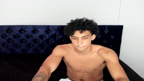 zanxley_ online show from February 5, 7:31 pm