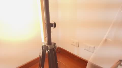 Zarah Andrews online show from October 7, 12:01 pm