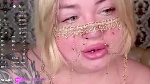 Snapshot of zarareign_ chatting on September 25, 7:43 pm Lola online show from September 25, 7:43 pm