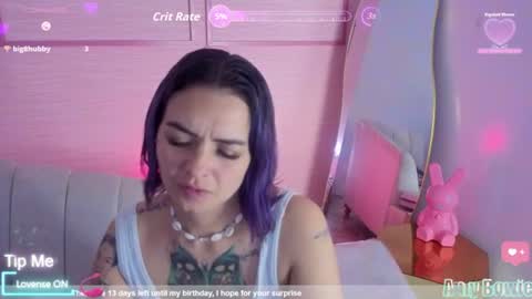 Isabella online show from July 17, 1:02 pm