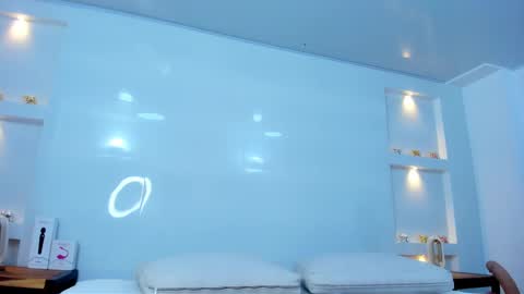 Zenda Evans online show from October 6, 4:08 am