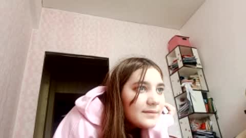 zeniabrossoit online show from March 26, 7:35 am