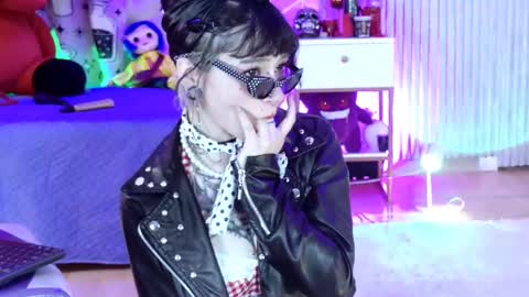    online show from October 31, 3:12 pm