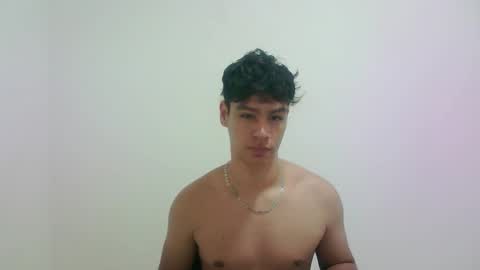 Snapshot of zeus_183 chatting on October 16, 3:39 am zeus_183 online show from October 16, 3:39 am