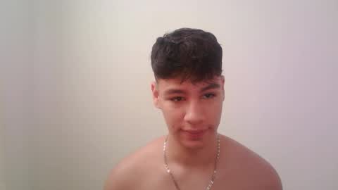 zeus_183 online show from November 22, 5:00 pm