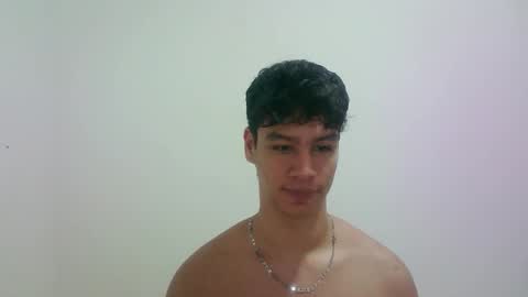 Snapshot of zeus_183 chatting on October 22, 12:14 am zeus_183 online show from October 22, 12:14 am