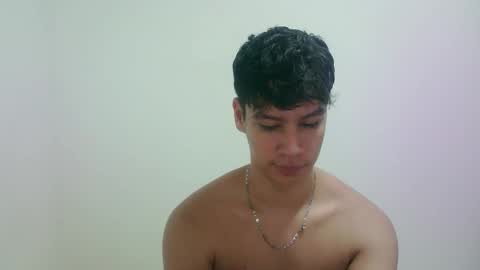 Snapshot of zeus_183 chatting on October 18, 1:21 am zeus_183 online show from October 18, 1:21 am