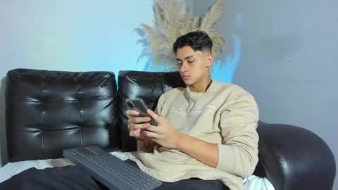 Zeus Brant online show from April 15, 1:14 pm