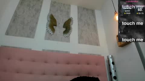 ZHAMIRA  ANDRES online show from March 22, 10:58 pm