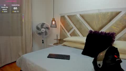 zia online show from April 4, 11:06 am