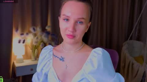 Snapshot of zlata__fox chatting on September 20, 3:48 pm Zlata Mon Tue Thu Fri Sun Sa GMT 3 0000pm - 0600pm online show from September 20, 3:48 pm