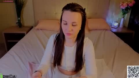 Zlata  Mon Tue Thu Fri Sun Sa GMT 3 0000pm - 0600pm  online show from January 13, 9:17 am