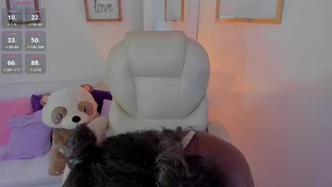 Snapshot of zobe_love chatting on October 17, 6:12 pm Zobe Love online show from October 17, 6:12 pm