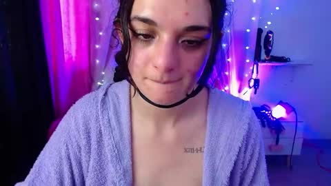 Snapshot of zoe_0111 chatting on January 17, 7:38 pm zoe_0111 online show from January 17, 7:38 pm