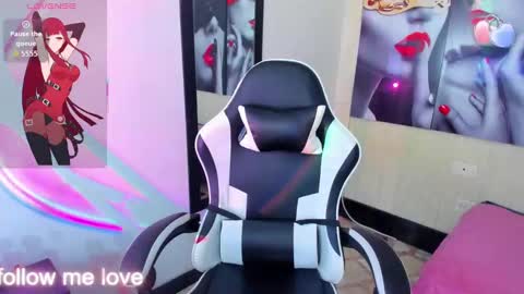 Z O E online show from November 7, 9:28 pm