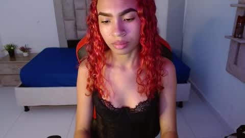 zoe_galli online show from October 14, 4:04 am