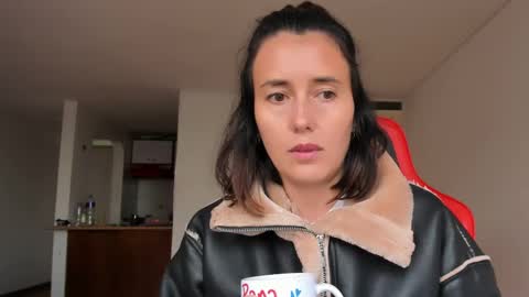 Snapshot of zoe_jeane_beker chatting on February 14, 10:04 pm ZOE online show from February 14, 10:04 pm