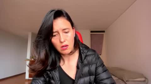 ZOE online show from October 25, 8:31 pm