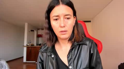 Snapshot of zoe_jeane_beker chatting on February 26, 10:36 pm ZOE online show from February 26, 10:36 pm