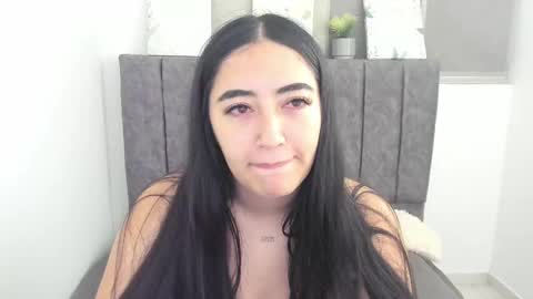 zoe_jones7 online show from March 6, 8:09 am