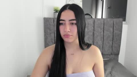 zoe_jones7 online show from September 11, 4:14 am