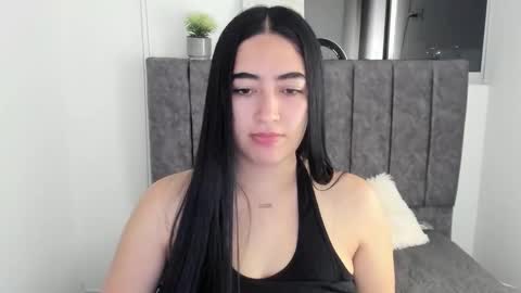 zoe_jones7 online show from September 17, 3:43 am