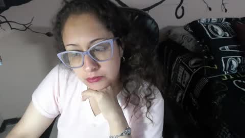 Snapshot of zoe_koller chatting on October 7, 11:17 am Zoe Koller online show from October 7, 11:17 am