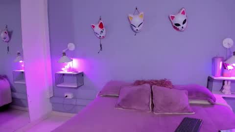 Zoe Lynch online show from October 7, 11:50 am