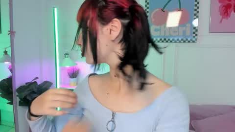 Zoe Lynch online show from March 20, 11:48 am